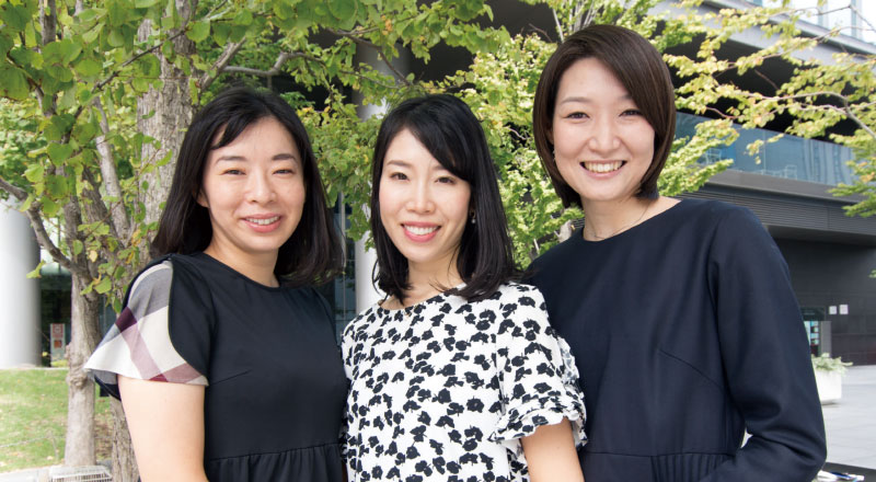 総務・法務本部 越野 侑季(こしの ゆき)さん・佐々木 優実(ささき ゆみ)さん・芦髙 真千子(あしたか まちこ)さん