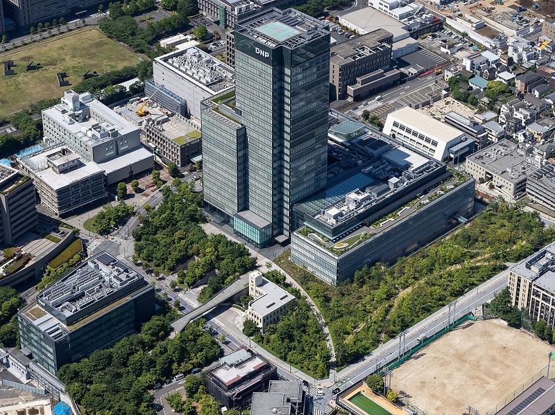DNP本社敷地内の「市谷の杜」