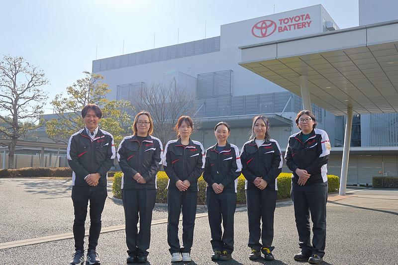 トヨタバッテリー「製造女性イキイキ活動」メンバー